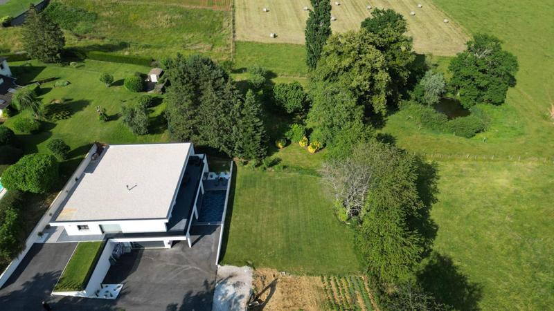 Demeure - 277 m² - 7 pièces