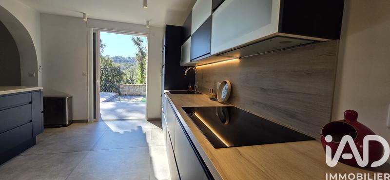 Maison - 177 m² - 8 pièces