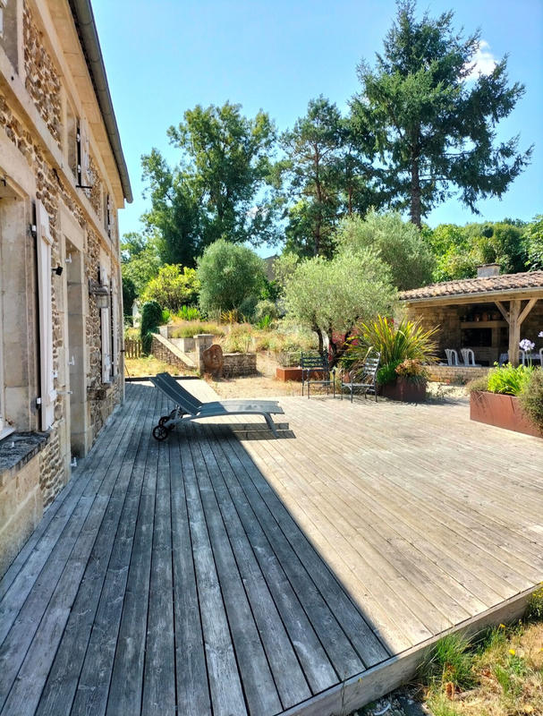 Maison - 206 m² - 6 pièces