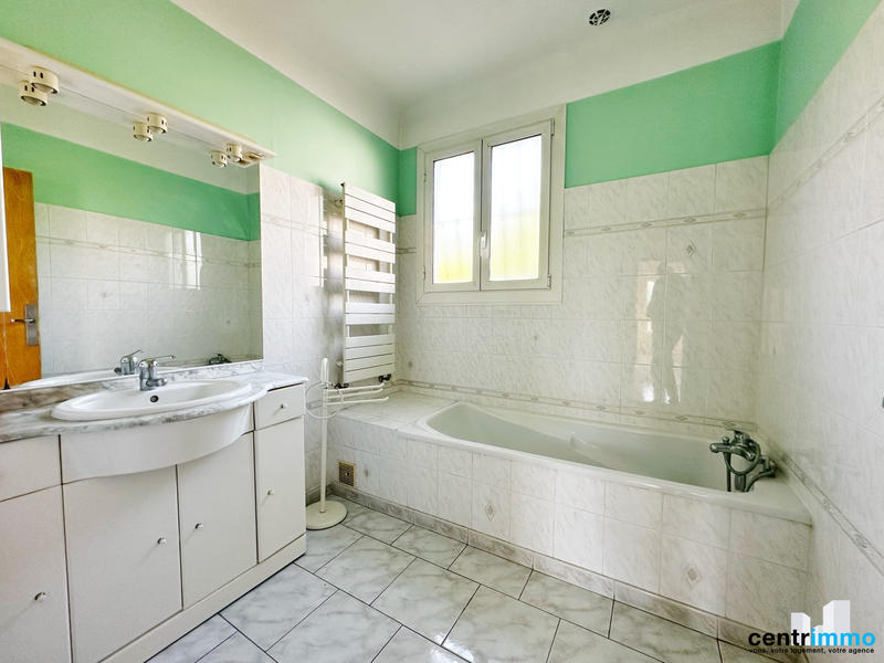 Maison - 140 m² - 6 pièces