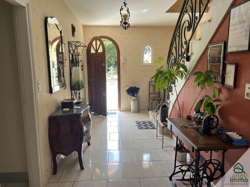 Maison - 270 m² - 8 pièces