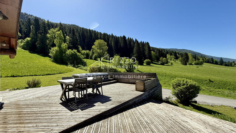 Maison - 303 m² - 8 pièces