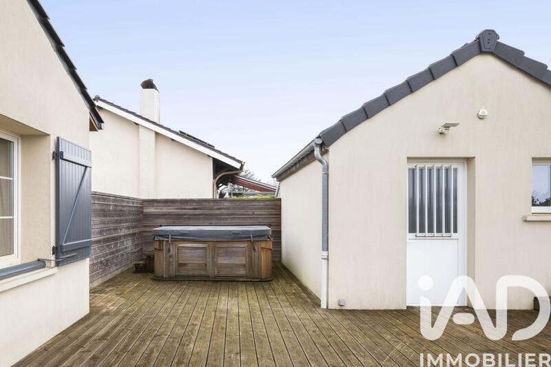 Maison - 200 m² - 7 pièces