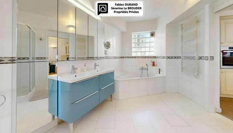 Appartement - 143 m² - 6 pièces