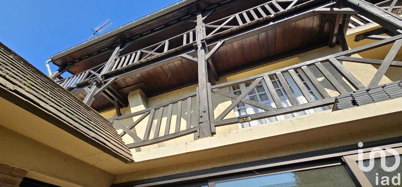 Maison - 275 m² - 10 pièces