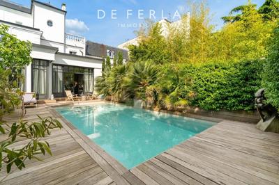 Villa - 370 m² - 12 pièces