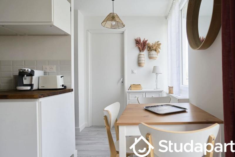 Chambre - 10 m² - 1 pièce