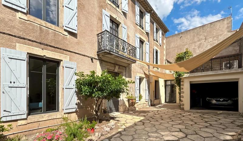 Maison - 213 m² - 7 pièces