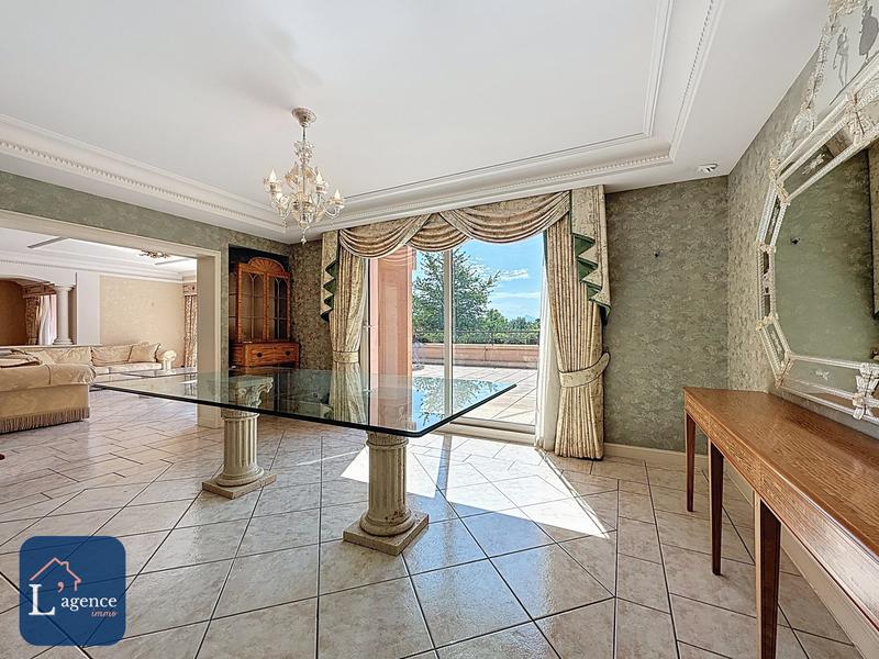 Appartement - 349 m² - 6 pièces