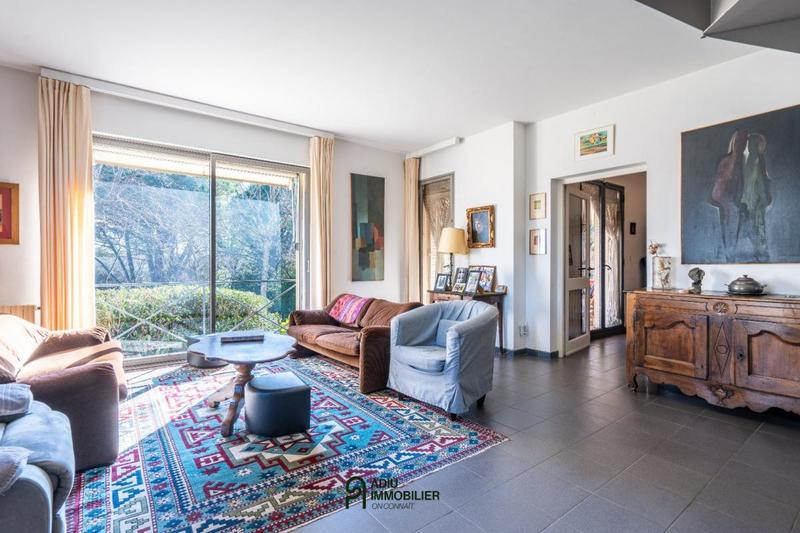 Maison de ville - 246 m² - 7 pièces