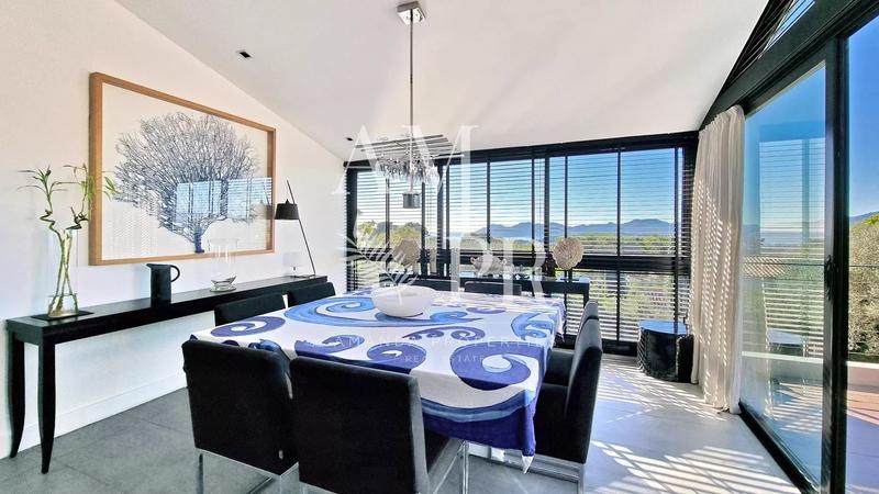 Propriété - 525 m² - 8 pièces