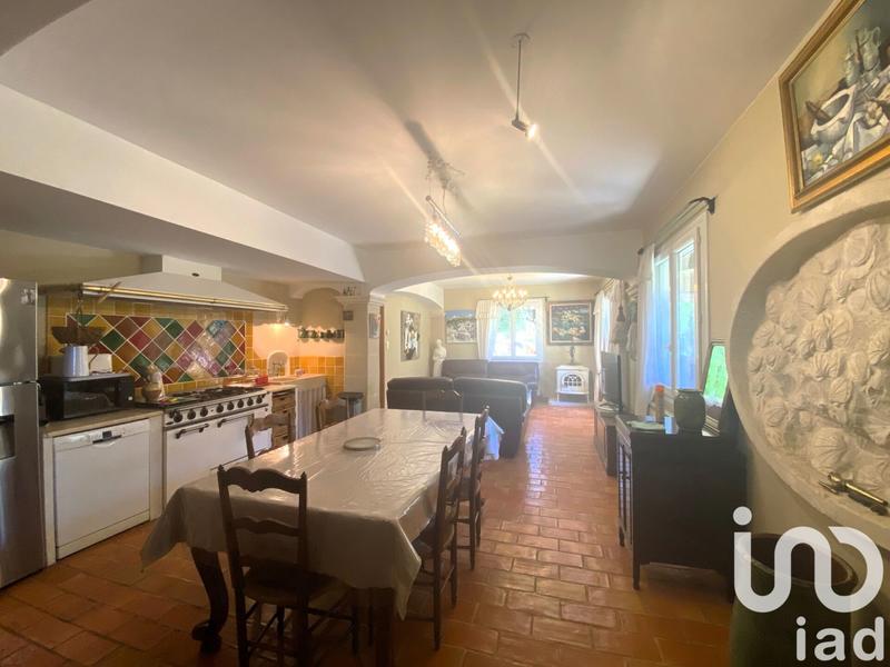 Maison - 256 m² - 9 pièces