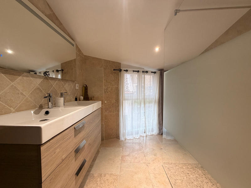 Maison - 185 m² - 5 pièces