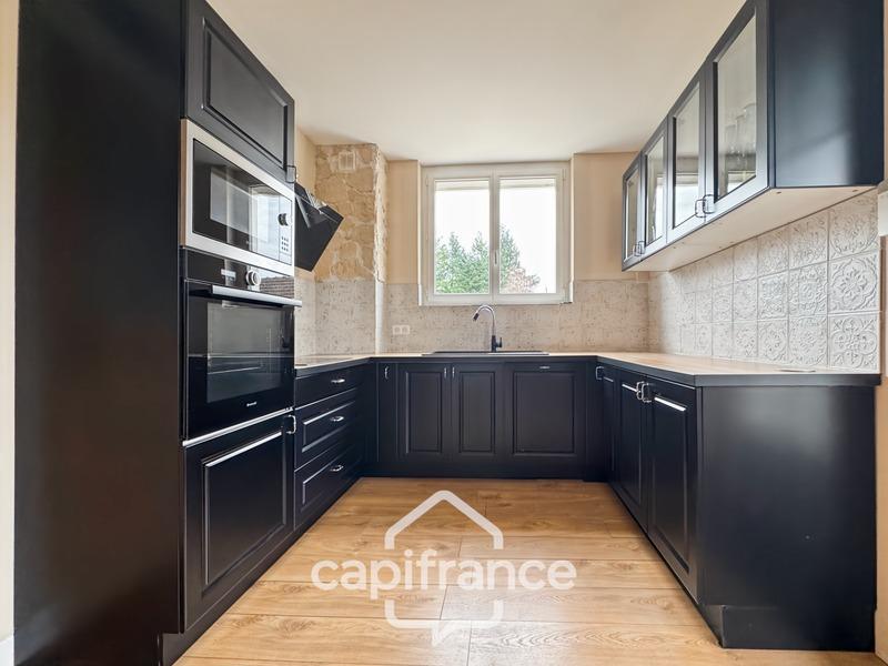 Maison - 299 m² - 11 pièces