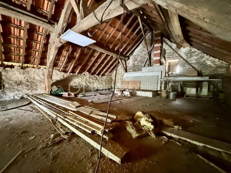 Maison - 240 m² - 9 pièces