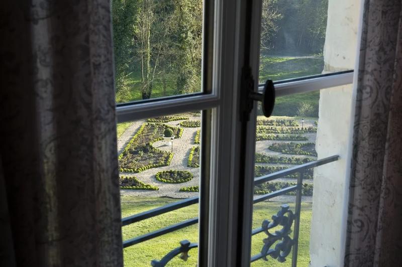 Château - 1 300 m² - 30 pièces