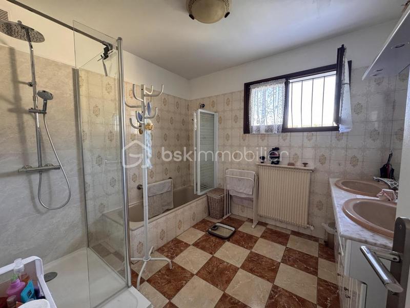 Maison traditionnelle - 168 m² - 9 pièces