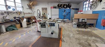 Atelier d'activités - 200 m² - 5 pièces