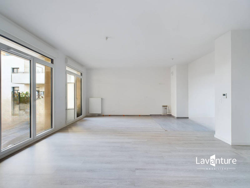 Appartement - 100 m² - 5 pièces