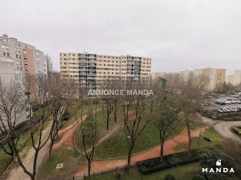 Chambre - 10 m² - 4 pièces