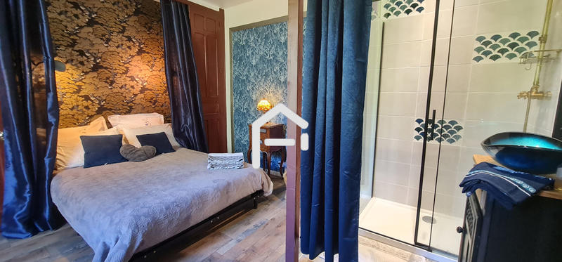 Maison - 260 m² - 10 pièces