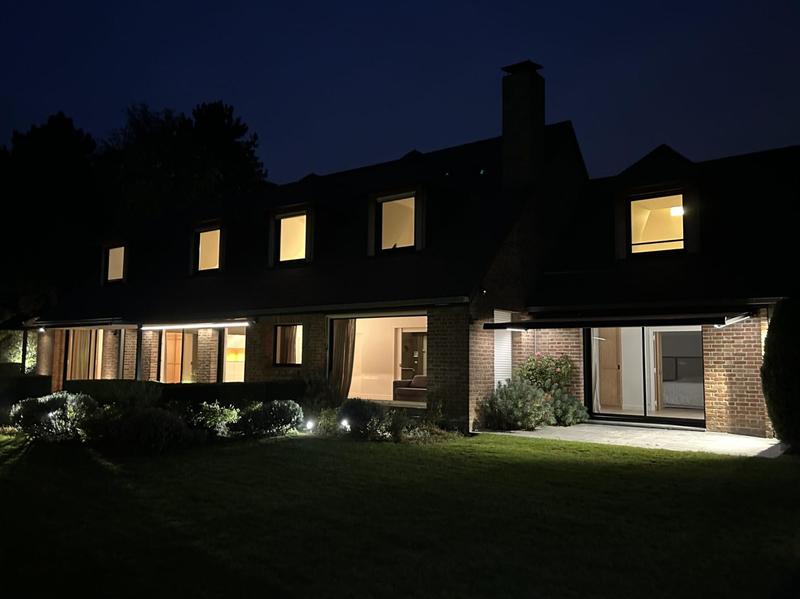 Maison - 249 m² - 8 pièces