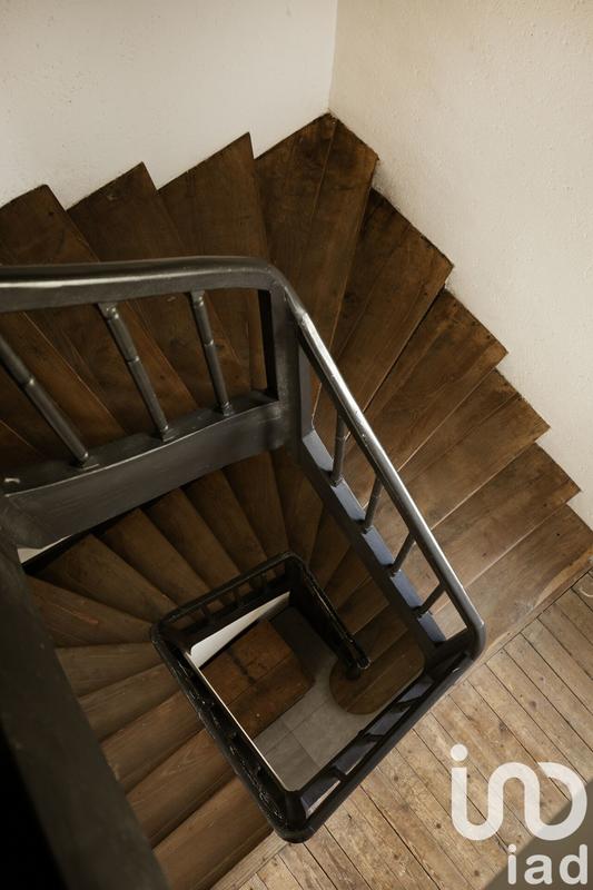 Maison - 247 m² - 8 pièces