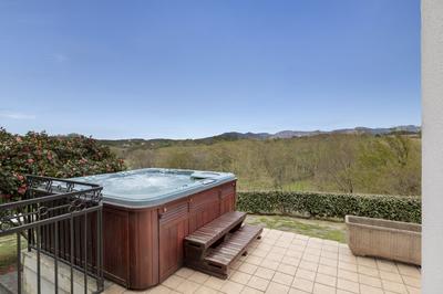 Maison - 226 m² - 8 pièces