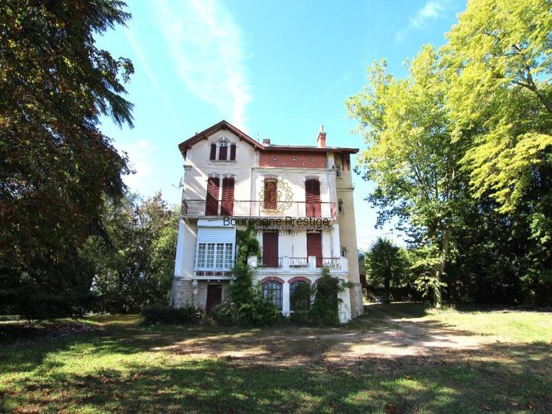 Maison de maîtres - 267 m² - 11 pièces