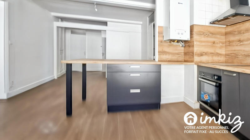 Maison - 318 m² - 13 pièces