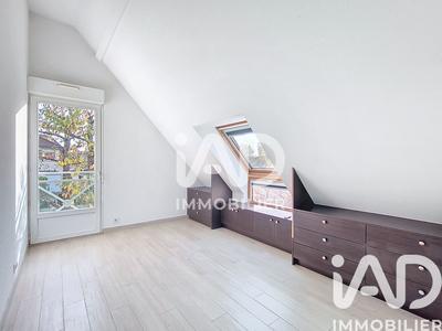 Maison - 107 m² - 6 pièces