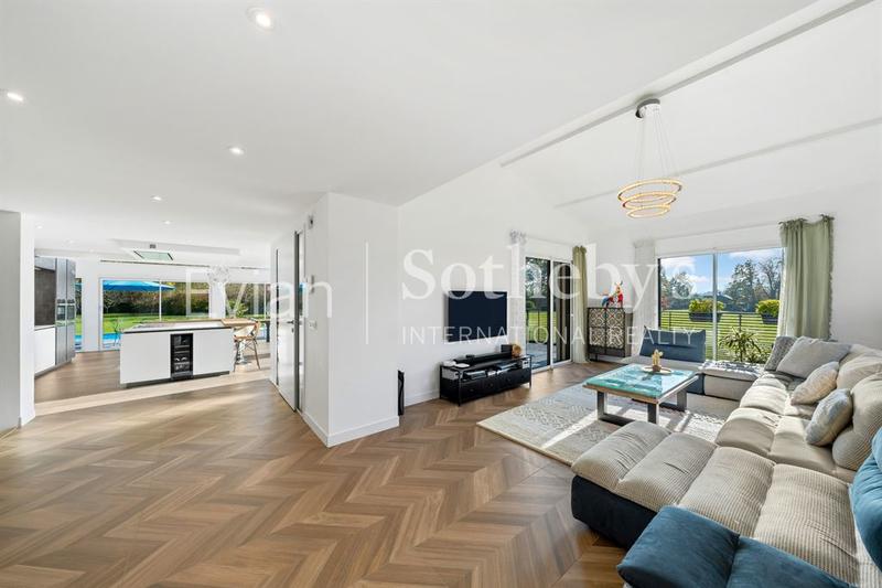 Maison - 269 m² - 7 pièces