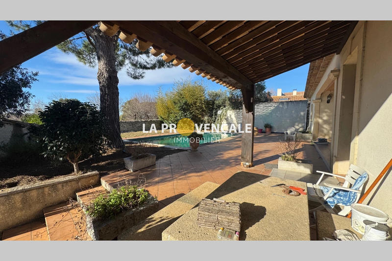 Maison - 290 m² - 9 pièces