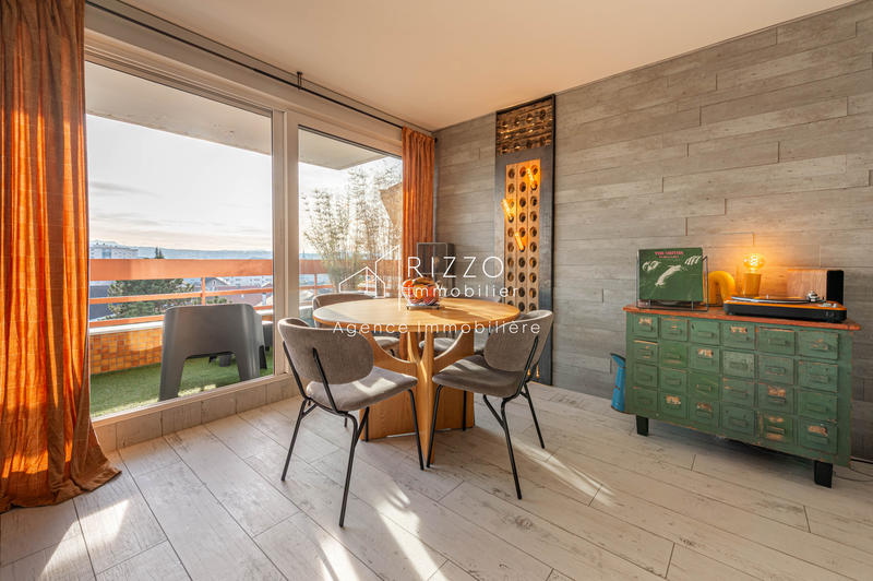 Appartement - 79 m² - 4 pièces