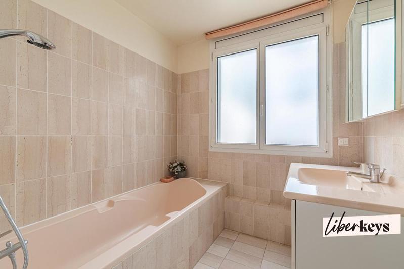 Maison - 105 m² - 4 pièces