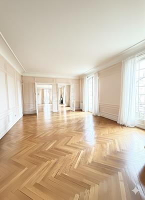 Appartement - 296 m² - 8 pièces