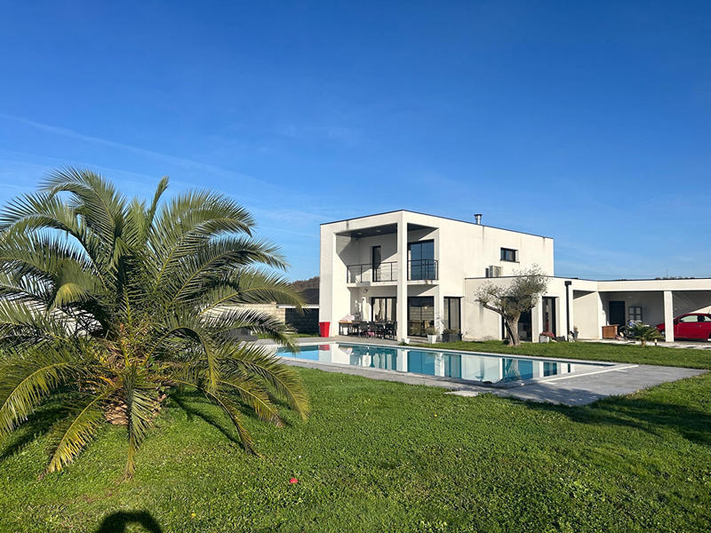 Maison - 165 m² - 7 pièces