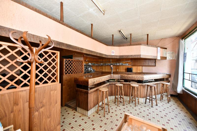 Maison - 220 m² - 10 pièces