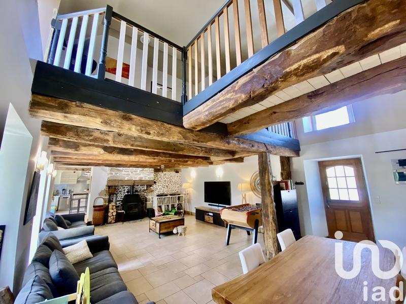 Maison - 241 m² - 10 pièces