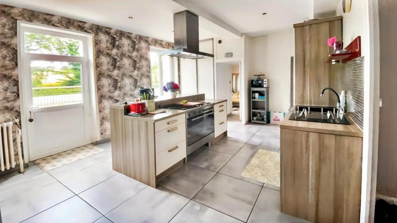 Maison bourgeoise - 230 m² - 9 pièces