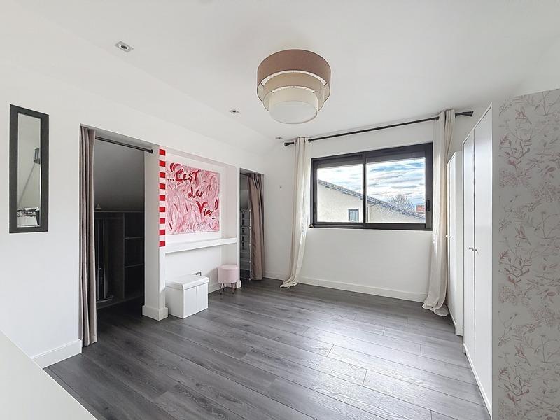 Maison - 170 m² - 6 pièces