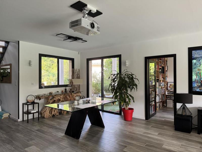 Maison - 238 m² - 7 pièces