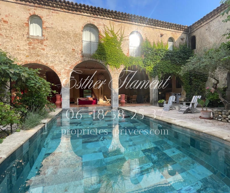 Demeure - 590 m² - 16 pièces