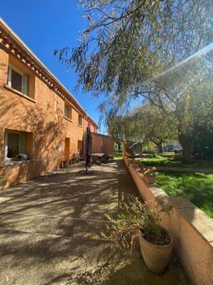 Maison - 347 m² - 18 pièces