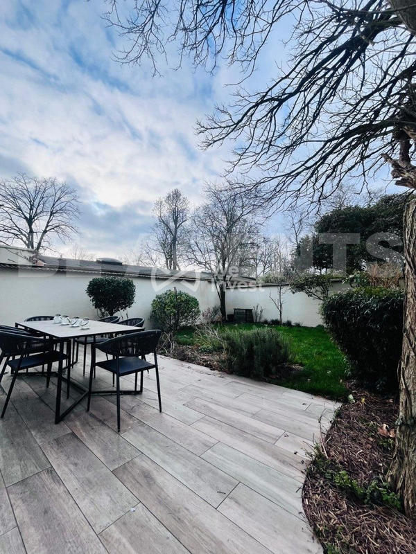 Maison - 200 m² - 6 pièces