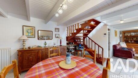 Maison - 180 m² - 11 pièces