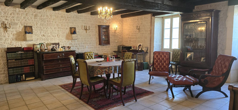 Maison - 562 m² - 19 pièces