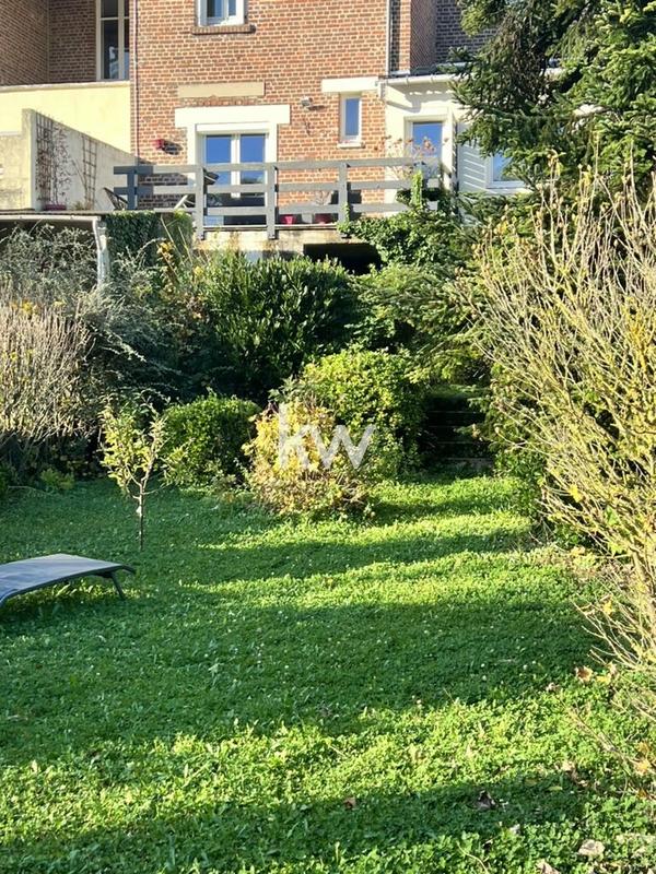 Maison - 121 m² - 6 pièces