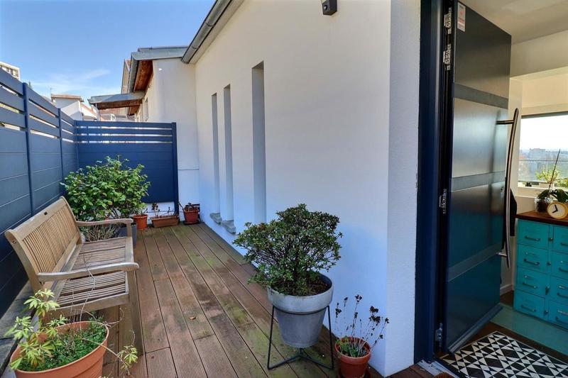 Demeure - 234 m² - 8 pièces