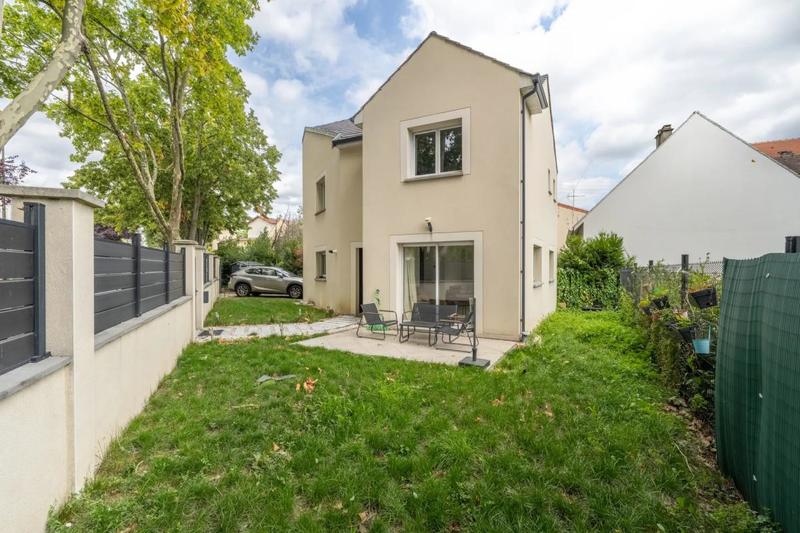 Maison - 98 m² - 5 pièces